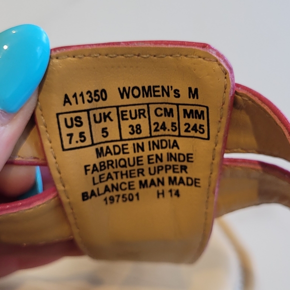 $25 Rockport Walkability Leather Thong Sandal - Picture 6 of 9